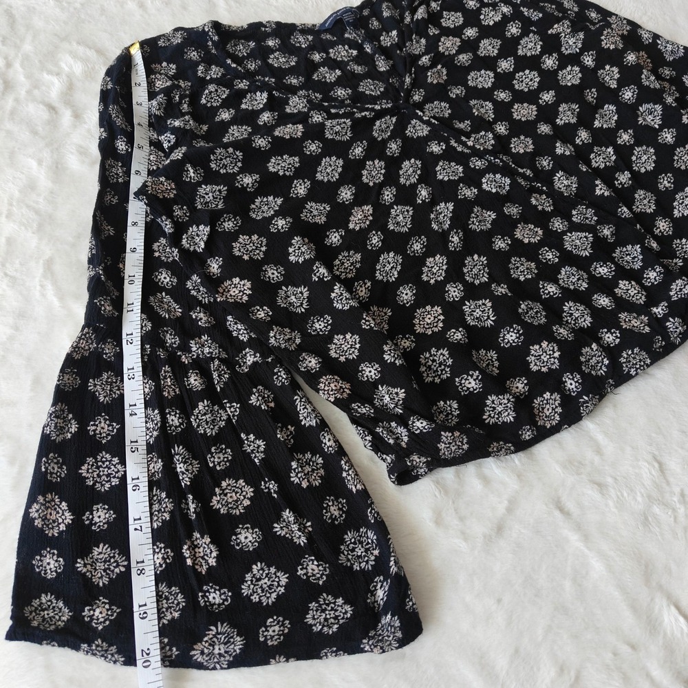 American Eagle Outfitters Womens Blouse Flare Sleeve Boho Black Medallion Floral - Picture 5 of 7